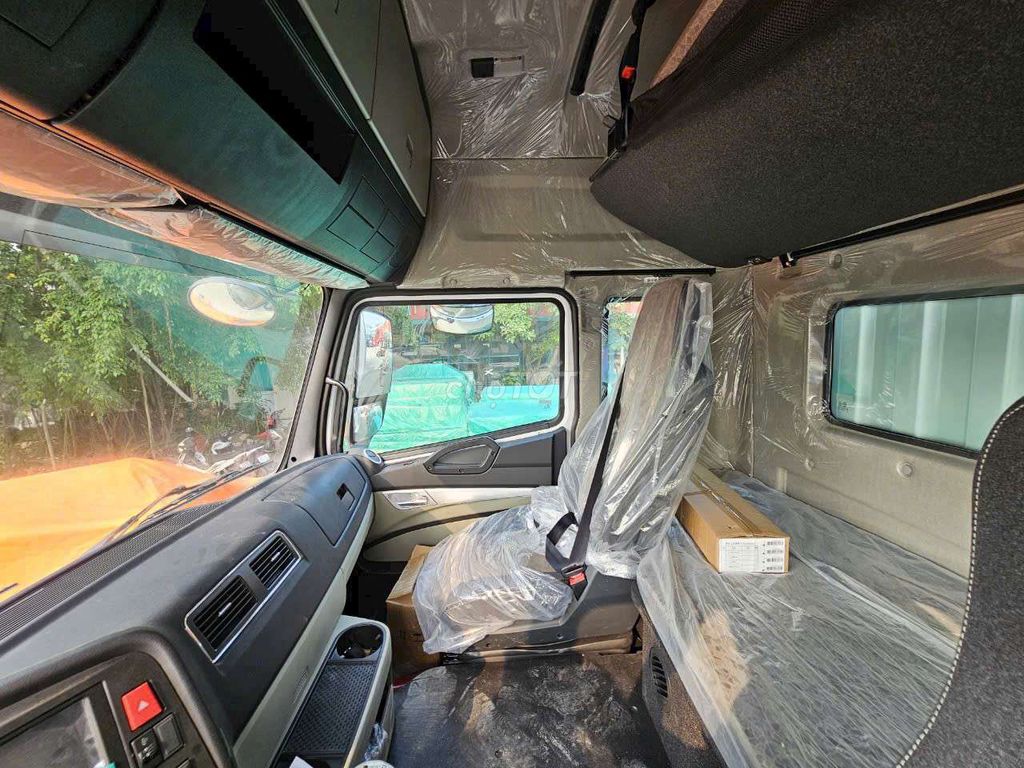 Xe tải Howo 4x2 8 tấn Thùng kín nhập khẩu dài 9,9m. Mua bán Xe tải, xe ben tại Thành phố Biên Hòa Đồng Nai được đăng bởi Howo vimid hình 13