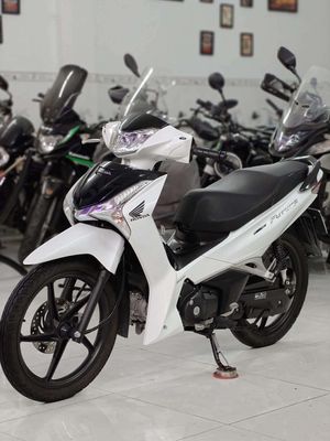 Honda Future LED 2024 Trắng 9000 km. Mua bán Xe máy tại Huyện Bình Chánh Tp Hồ Chí Minh được đăng bởi Hoán Nguyễn