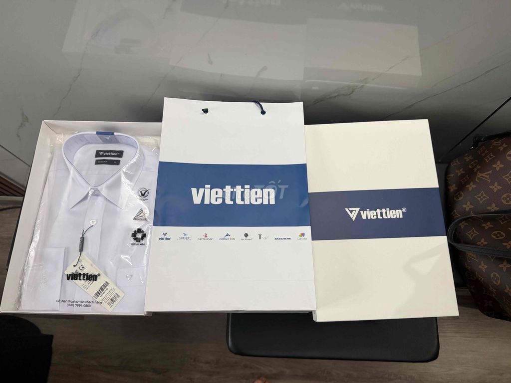 Áo sơ mi Việt Tiến Nam Vải size 39 mới 100%. Mua bán Quần áo tại Quận 12 Tp Hồ Chí Minh được đăng bởi Dũng Phạm hình 1