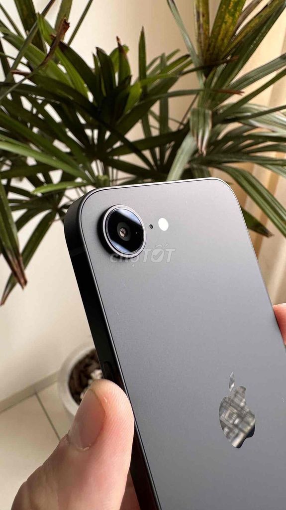 Apple iPhone 16E Đen. Mua bán Điện thoại tại Thành phố Thủ Đức Tp Hồ Chí Minh được đăng bởi Tran Nhat Lam hình 1