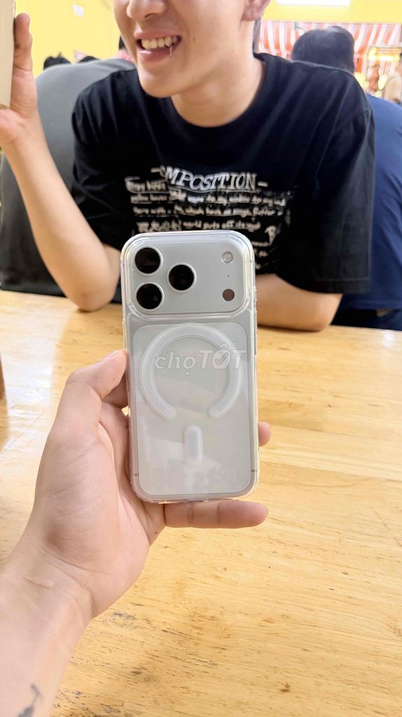 iPhone 17 Pro 256GB Trắng. Mua bán Điện thoại tại Quận Nam Từ Liêm Hà Nội được đăng bởi Minh Vương hình 1