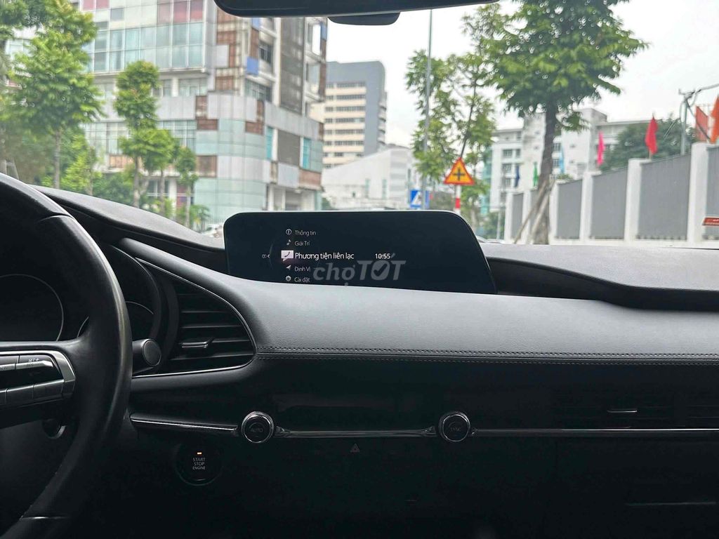 Mazda 3 1.5Luxury sx 2022 siêu đẹp màu trắng. Mua bán Ô tô tại Quận Cầu Giấy Hà Nội được đăng bởi Cao Quý hình 17