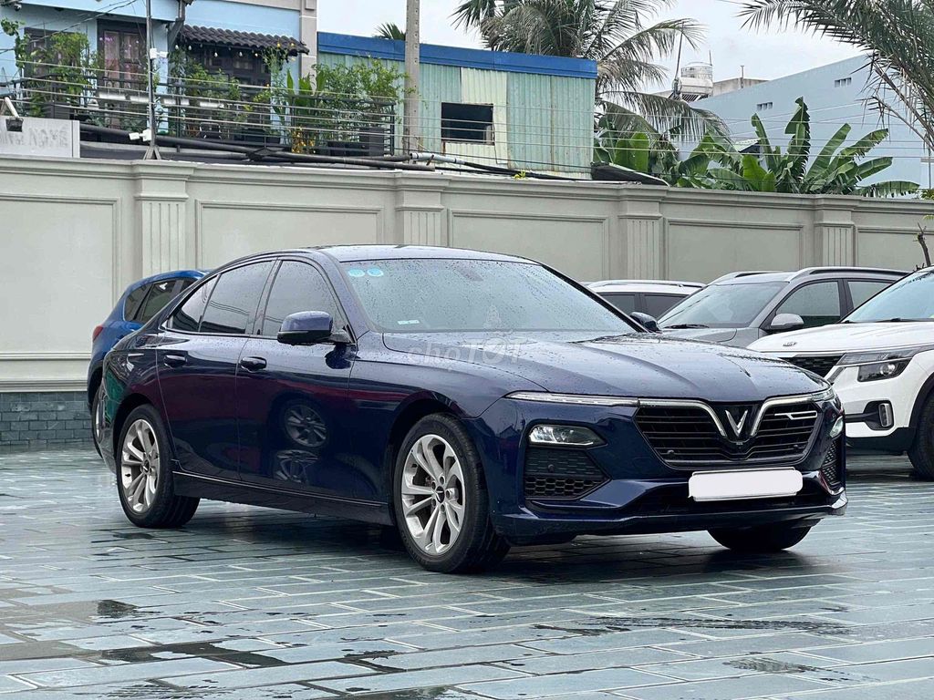 Vinfast Lux A Base 2022 Синий 36000 км