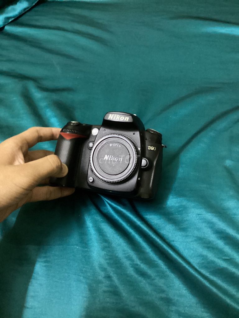 Nikon D90 kèm hai lens 24-50 và 35-135 đủ pk. Mua bán Máy ảnh, Máy quay tại Thành phố Long Khánh Đồng Nai được đăng bởi Công Hưng Nguyễn hình 1