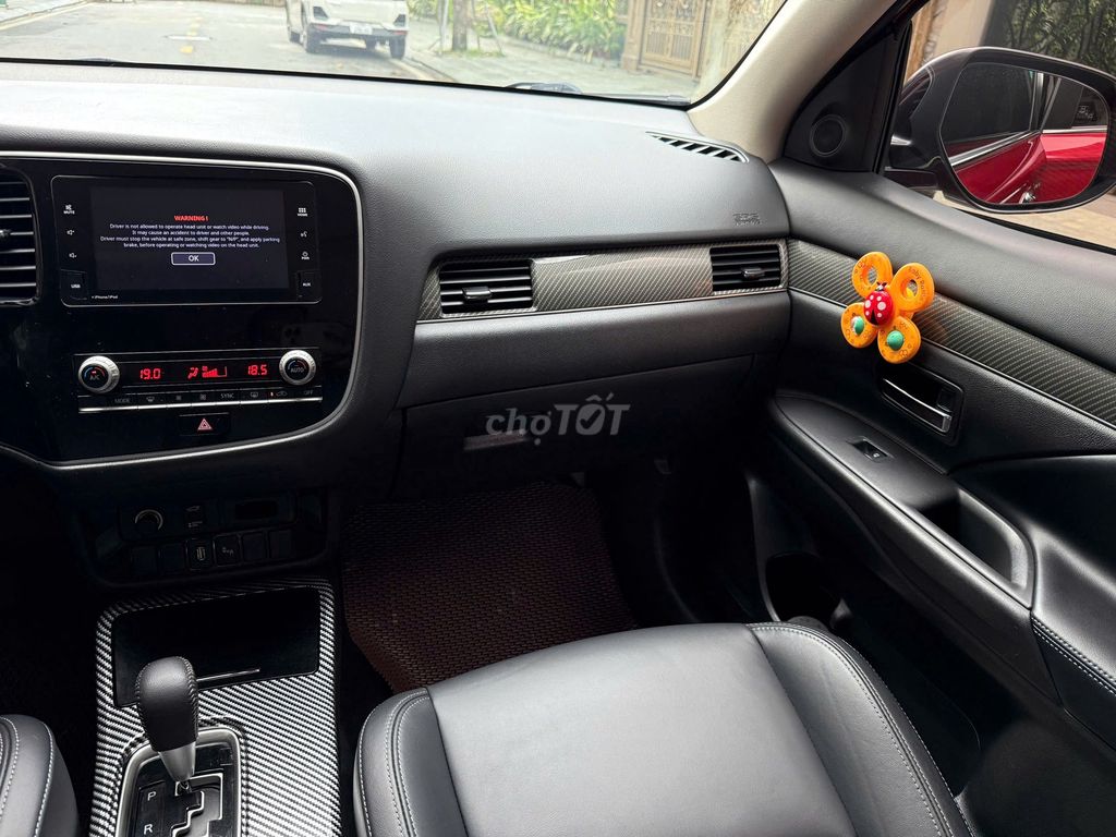 Mitsubishi Outlander 2.0 Premium 2021 Đỏ. Mua bán Ô tô tại Quận Long Biên Hà Nội được đăng bởi PHÚC LÂM  AUTO hình 3