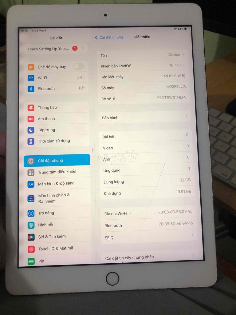 Apple iPad Gen 5 32GB Vàng. Mua bán Máy tính bảng tại Thành phố Thủ Đức Tp Hồ Chí Minh được đăng bởi Táo Ta hình 1