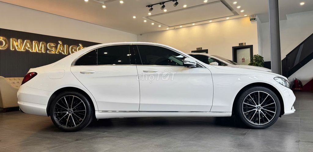 Mercedes C200 Exclusive 2020 - 53000 km. Mua bán Ô tô tại Quận 7 Tp Hồ Chí Minh được đăng bởi Quý Auto Nam Sài Gòn hình 3