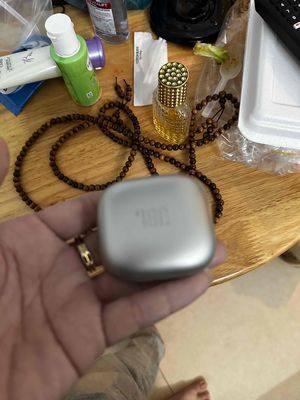 Tai nghe JBL LIVE FRRE 2 màu bạc, có fix cho ae.. Mua bán Tivi, Âm thanh tại Thành phố Nha Trang Khánh Hòa được đăng bởi TUẤN VÕ