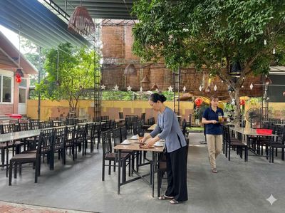 Cần Nam/Nữ Phục vụ Phụ quán Bao ăn ở