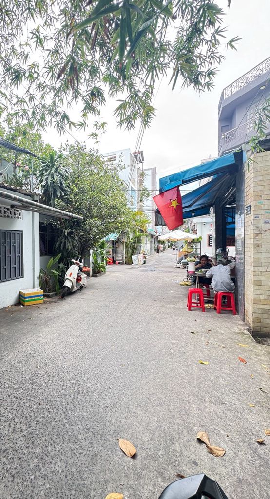 Дом в переулке Chánh Hưng, 4х17.14м, 69.3м2, переулок для авто рядом с Pham Hung
