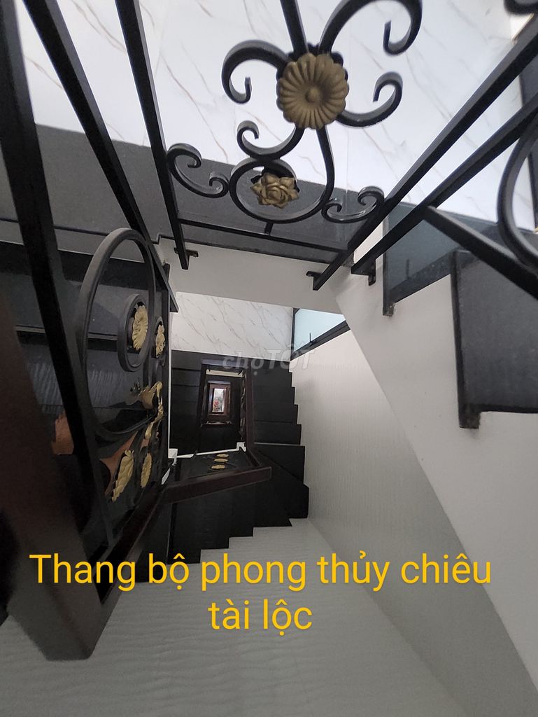 Phòng ban công 24m2 CMT8 Q3 cực chill như khách sạn (KO NỘI THẤT)