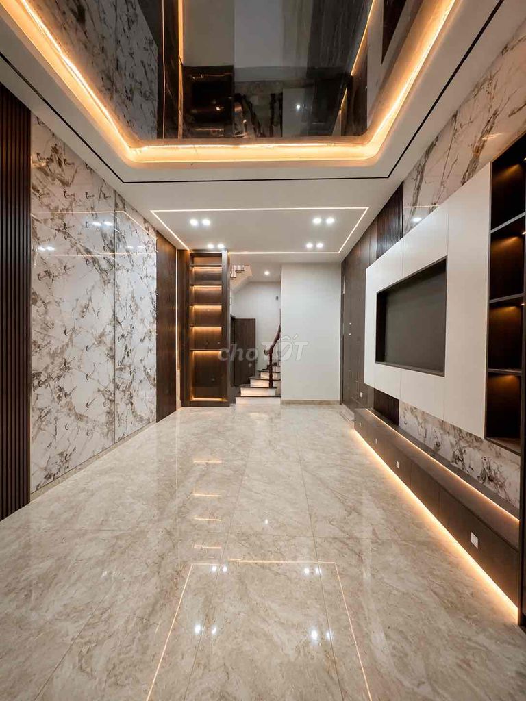 PHÂN LÔ TRẦN QUỐC HOÀN - CẦU GIẤY 45M x 7 tầng - 17tỷ Ô TÔ TRÁNH -