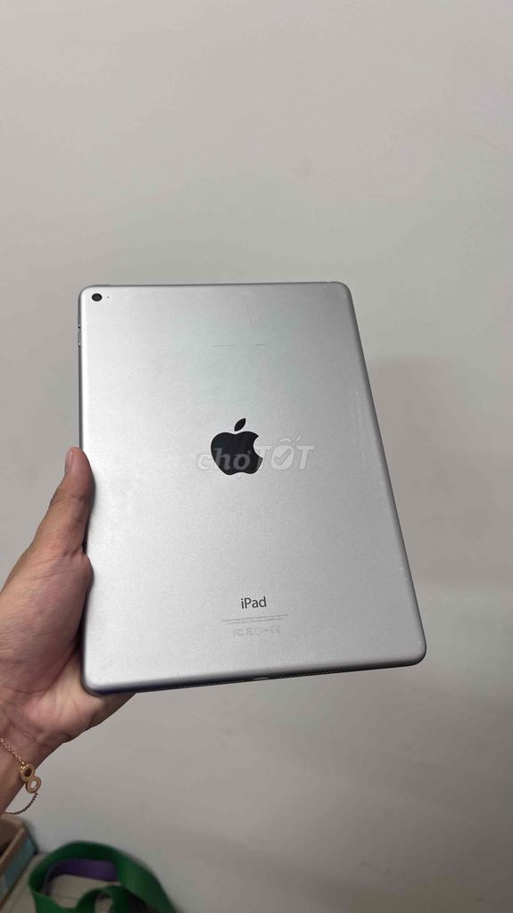 Apple iPad Air 2 16GB Bạc. Mua bán Máy tính bảng tại Quận 3 Tp Hồ Chí Minh được đăng bởi Huy Nguyen hình 1