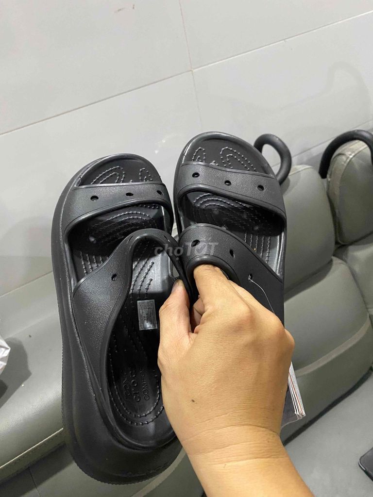 Dép Crocs Nữ Đen size 38-40. Mua bán Giày dép tại Thành phố Sóc Trăng Sóc Trăng được đăng bởi Thành Đạt hình 1