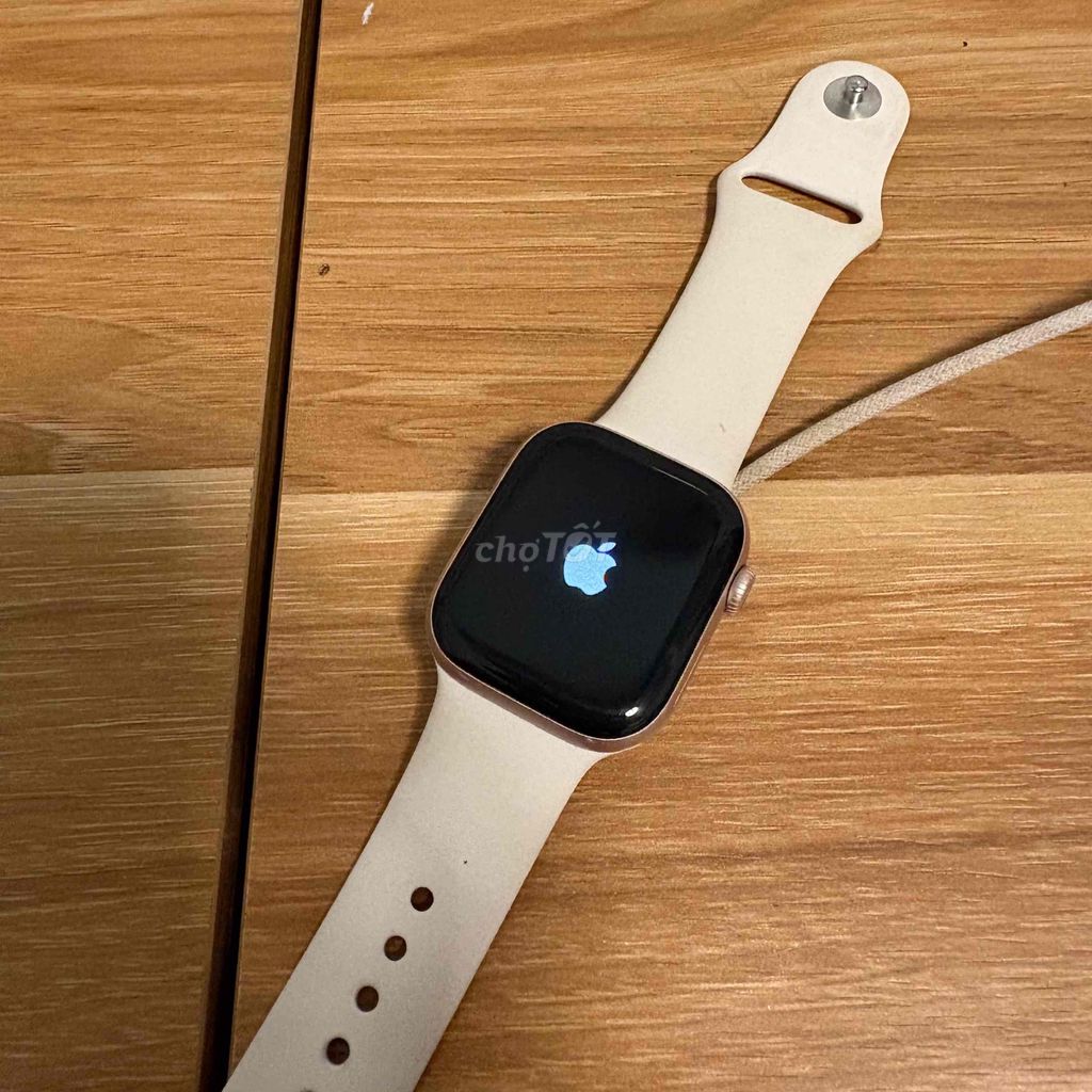 Apple Watch Series 10 42mm Vàng hồng. Mua bán Thiết bị đeo thông minh tại Huyện Châu Đức Bà Rịa - Vũng Tàu được đăng bởi Thư Nguyễn hình 1
