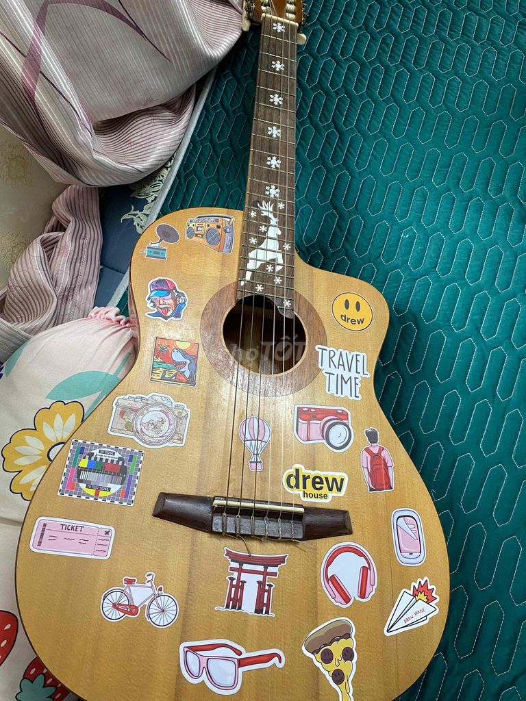 Đàn guitar gỗ Nâu nhạt cho người mới bắt đầu. Mua bán Nhạc cụ tại Quận Cầu Giấy Hà Nội được đăng bởi le tien thanh hình 1