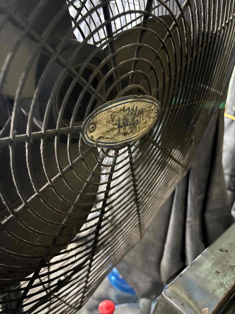 Quạt đứng Đen Kim loại Đã sử dụng. Mua bán Quạt tại Huyện Củ Chi Tp Hồ Chí Minh được đăng bởi Nguyễn Văn Sơn Hà hình 1