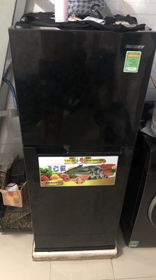 tủ lạnh sanaky màu đen 185 lít còn mới 99%