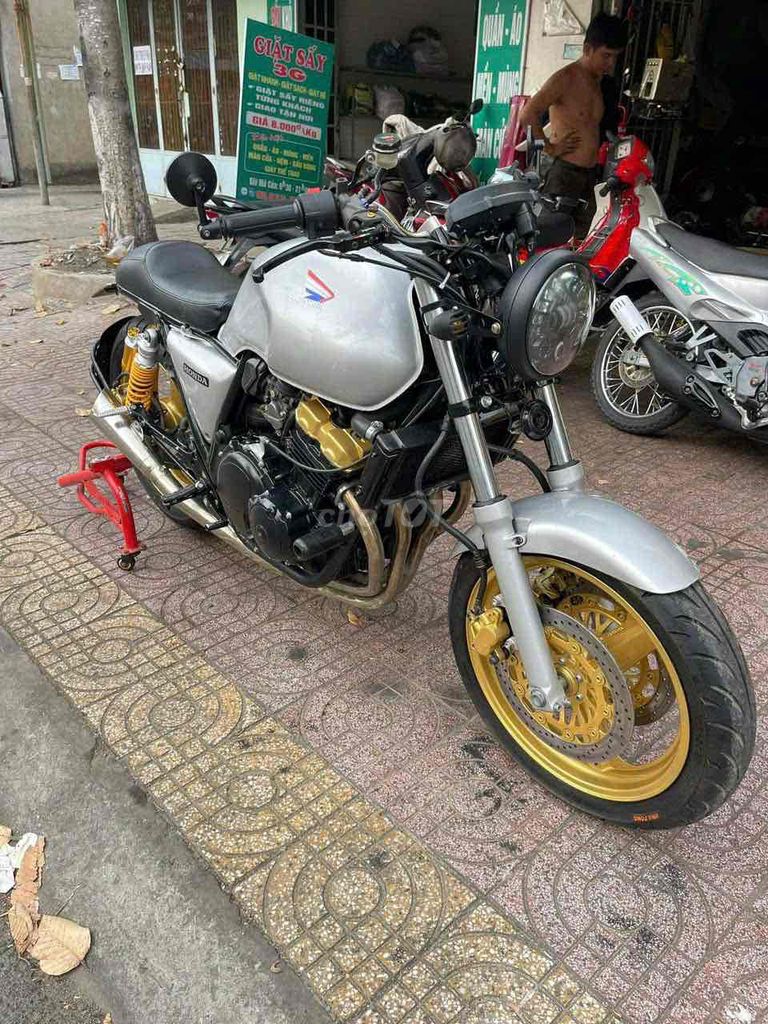 Honda CB400 Super Four. Mua bán Xe máy tại Thị xã Phú Mỹ Bà Rịa - Vũng Tàu được đăng bởi Hanh Pham hình 2
