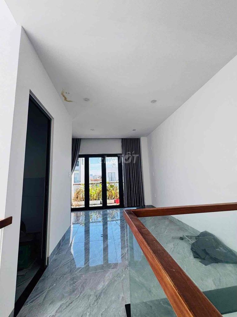 Furnished 3-storey house with car yard in Nam Hòa Xuân — photo 9