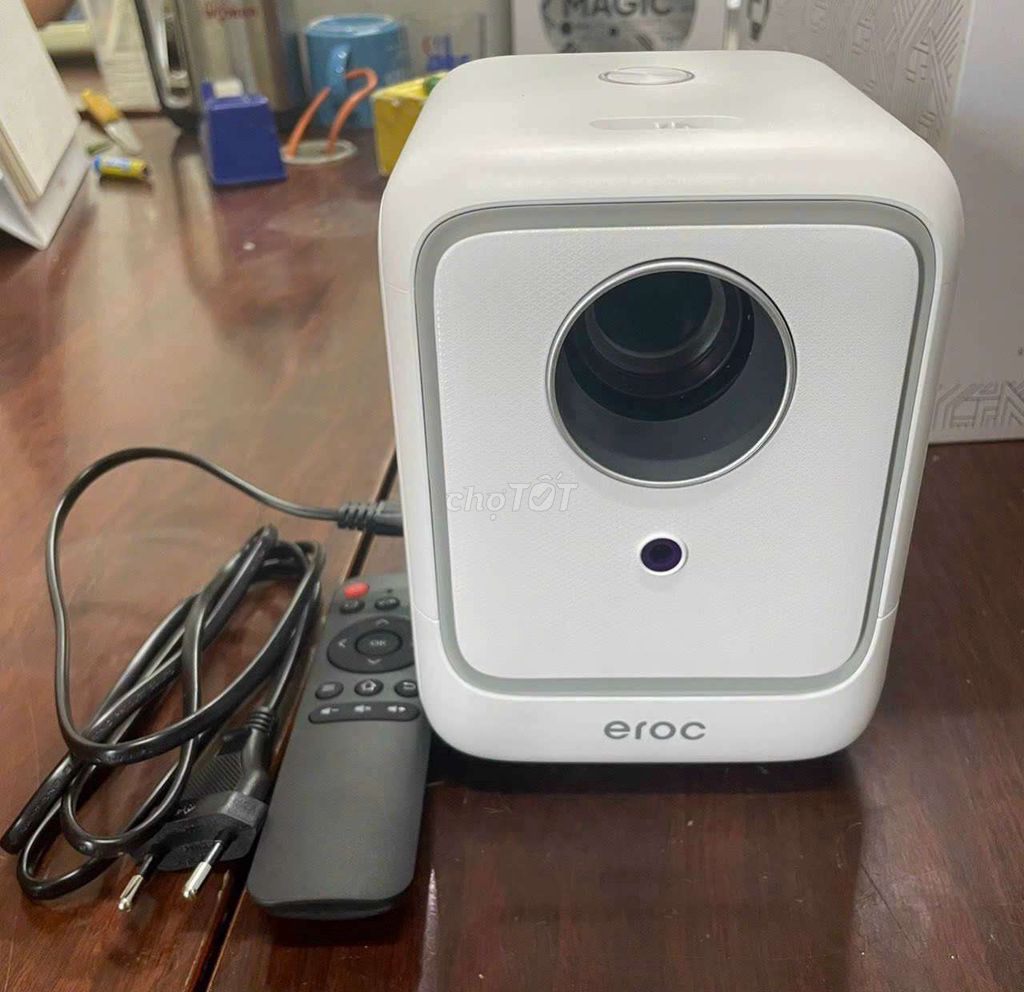 Máy chiếu eroc MAGIC Pro Android 1080P Trắng. Mua bán Đồ dùng văn phòng tại Thành phố Long Xuyên An Giang được đăng bởi Nhựt hình 1