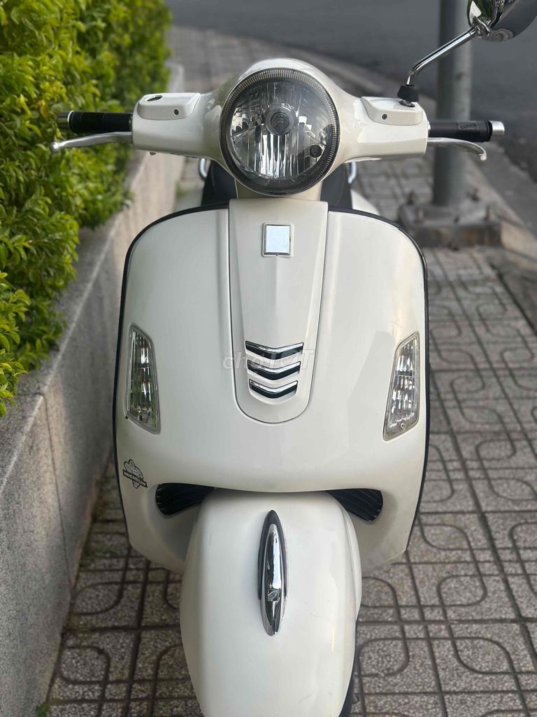 Piaggio Vespa GTS 125 3Vie 2014 Trắng. Mua bán Xe máy tại Thành phố Thủ Đức Tp Hồ Chí Minh được đăng bởi Xe Máy Sơn Thủ Đức hình 3