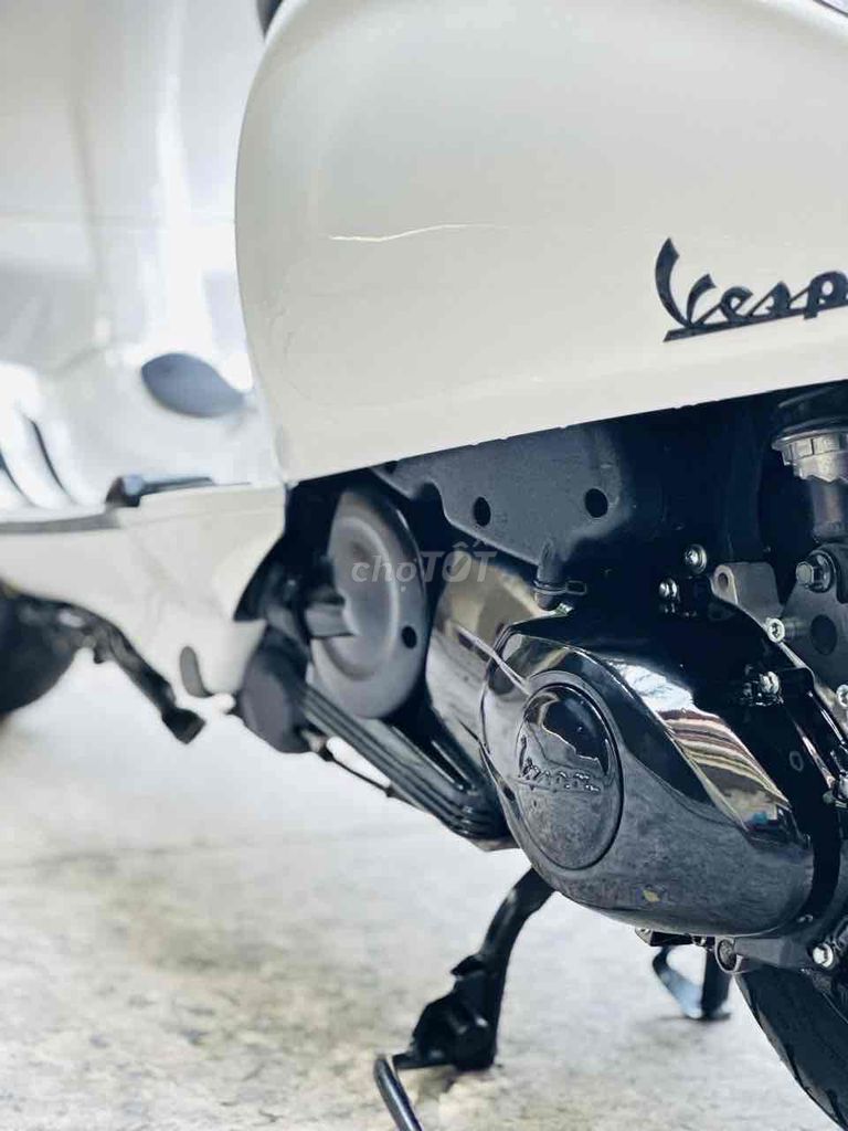VESPA PRIMAVERA 125CC TRẮNG ĐEN SPORTY 2015. Mua bán Xe máy tại Quận 12 Tp Hồ Chí Minh được đăng bởi Ta Thanh Thai hình 5
