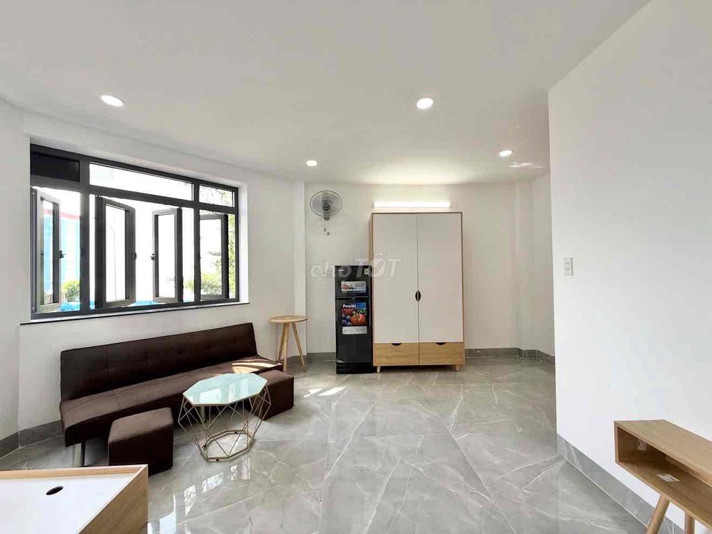 CĂN HỘ STUDIO RỘNG NHIỀU CỬA SỔ NGAY IUH