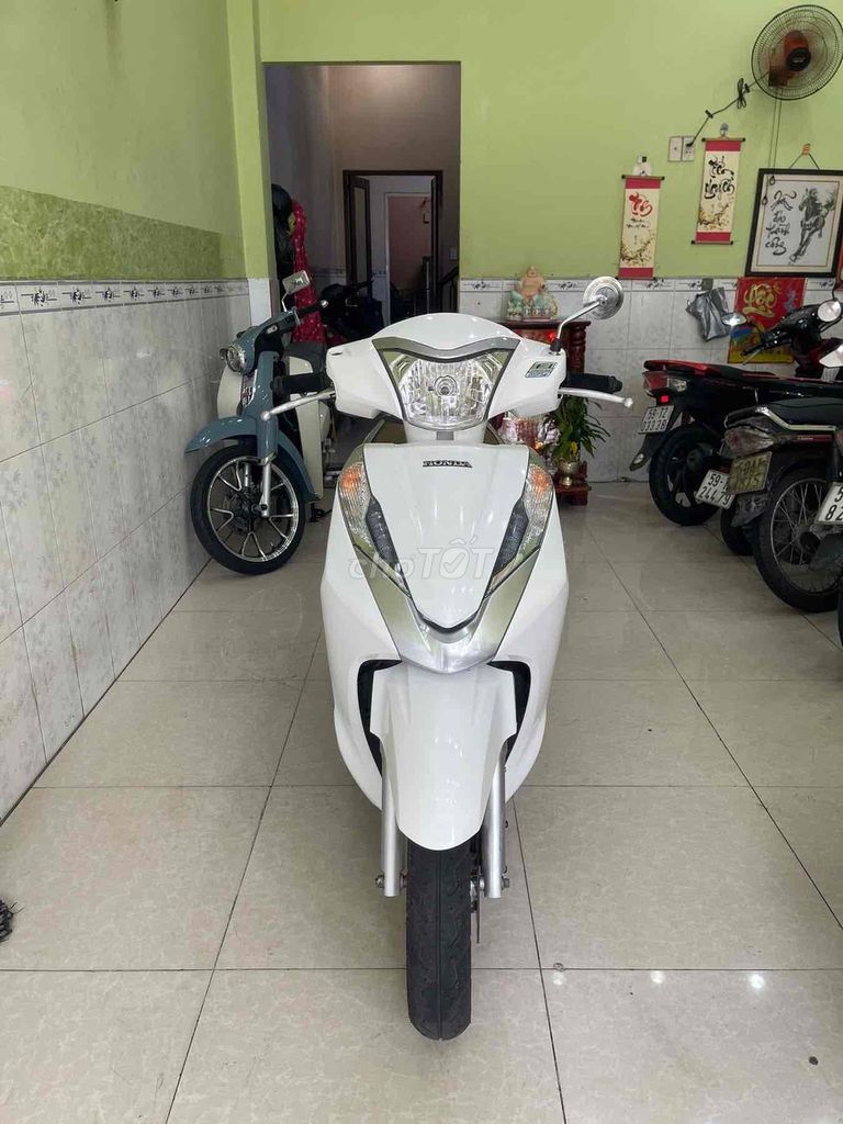 Lead Trắng Vàng xe trùm mền bsđg vip 50AD12345. Mua bán Xe máy tại Quận 1 Tp Hồ Chí Minh được đăng bởi Tiến Nguyễn Q1 hình 3