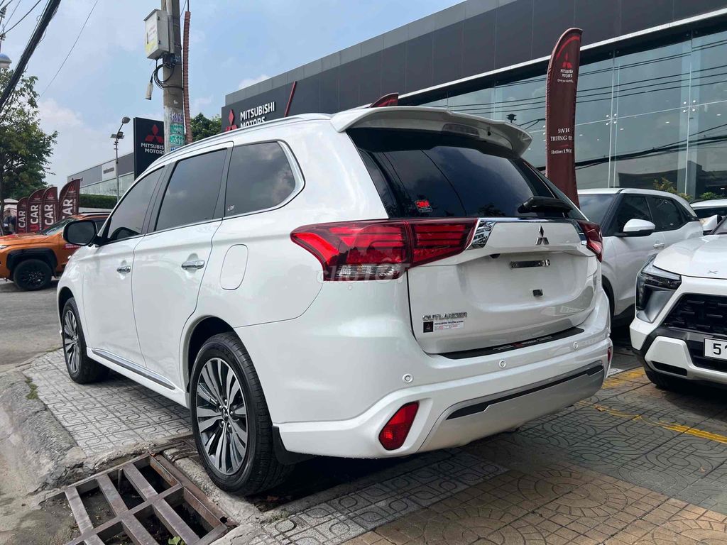 Bán Outlander CVT Đời 2024 - Xe Lướt Siêu Đẹp. Mua bán Ô tô tại Quận Tân Phú Tp Hồ Chí Minh được đăng bởi Sinh Xe Cũ Mitsubishi Trường Chinh hình 3