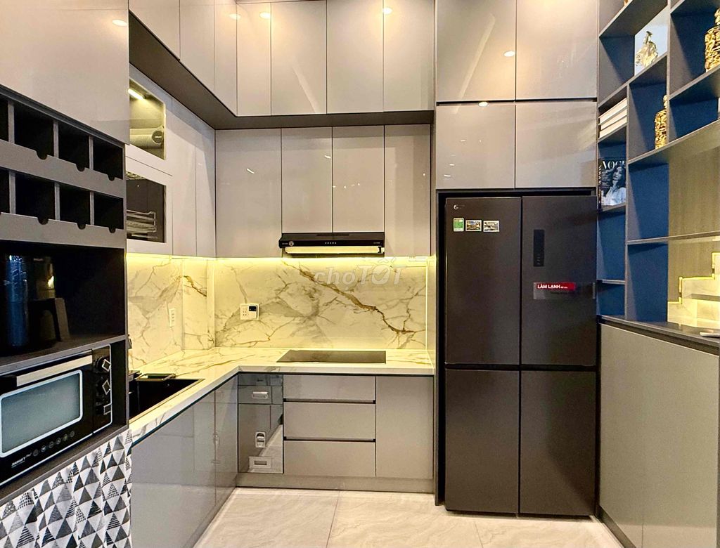 СОБСТВЕННИК ПРОДАЁТ - ЕСТЬ МАСТЕР-СПАЛЬНЯ - Дом в KDC The Sun Residence