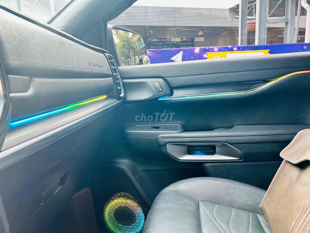 Ford Everest 2023 Titanium 2.0L 4x2 AT - 45000 km. Mua bán Ô tô tại Thành phố Buôn Ma Thuột Đắk Lắk được đăng bởi Hoài Chỉnh Ford hình 19