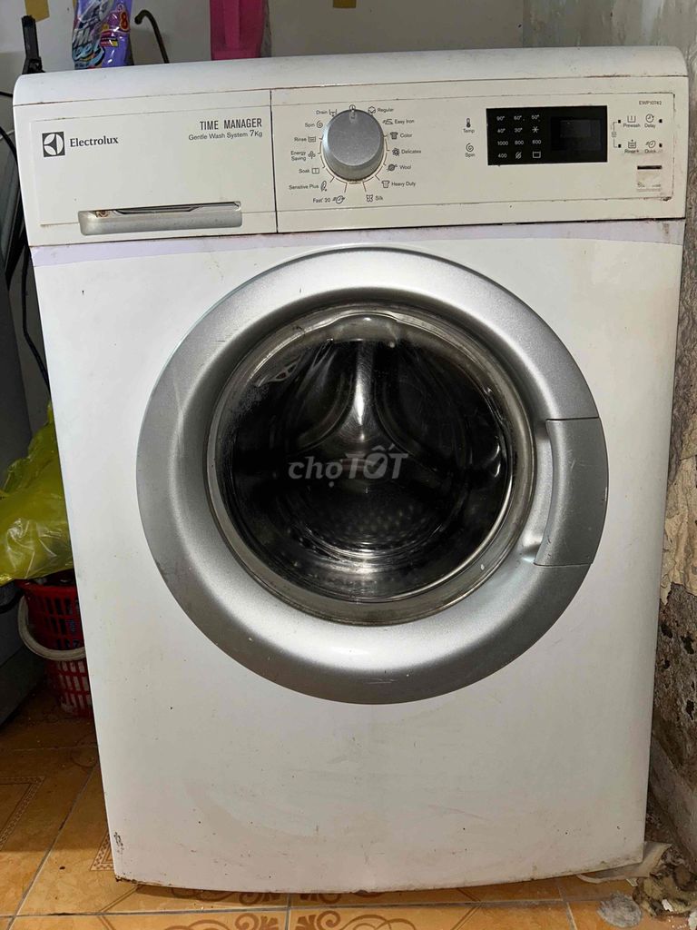 Máy giặt Electrolux 7kg Trắng đã qua sử dụng. Mua bán Máy giặt tại Quận Đống Đa Hà Nội được đăng bởi Huyền Nguyễn hình 1