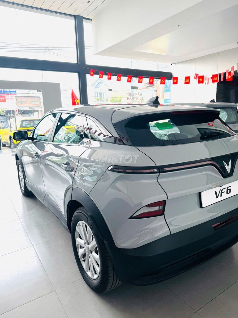 VinFast VF6 Xám - Xe Sẵn - Trả Trước 10% - HTX. Mua bán Ô tô tại Huyện Hóc Môn Tp Hồ Chí Minh được đăng bởi Vinfast Hóc Môn Trọng Phúc hình 3