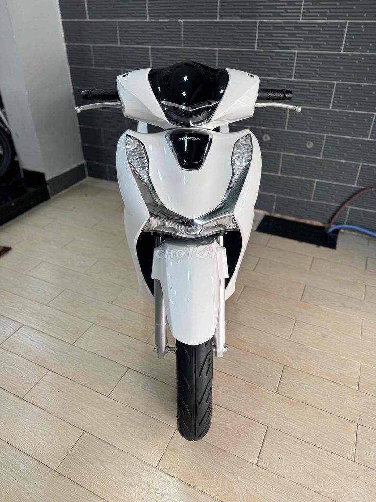 Honda SH160 date 2024 Trắng Bs Sài Gòn