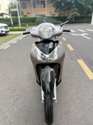Honda SH Mode 125cc Bạc. Mua bán Xe máy tại Quận Gò Vấp Tp Hồ Chí Minh được đăng bởi CẦM ĐỒ NĂM LINH