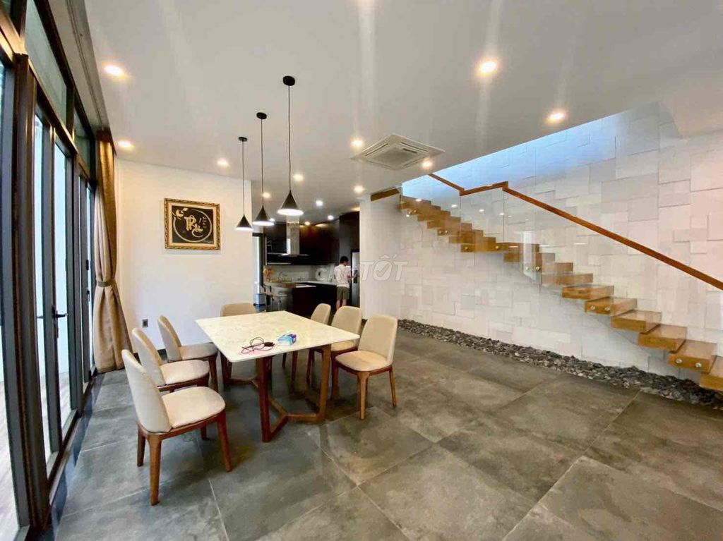 Modern 5-bedroom villa with gym and garden in Nam Việt Á — photo 2