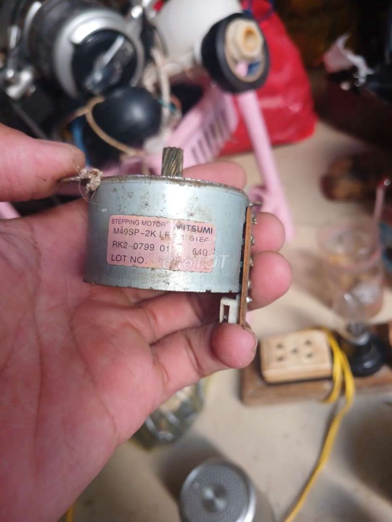 Động cơ bước MITSUMI M49SP-2K LF Kim loại Bạc. Mua bán Đồ chuyên dụng, Giống nuôi trồng tại Thành phố Thủ Đức Tp Hồ Chí Minh được đăng bởi ngoc hình 1