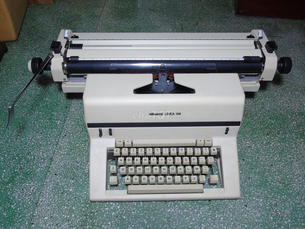 Máy đánh chữ Olivetti bự 13kg