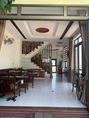 Аренда · 3 комн. · 185 м² · Quận Cẩm Lệ, ул. Đường Phạm Xuân Ẩn