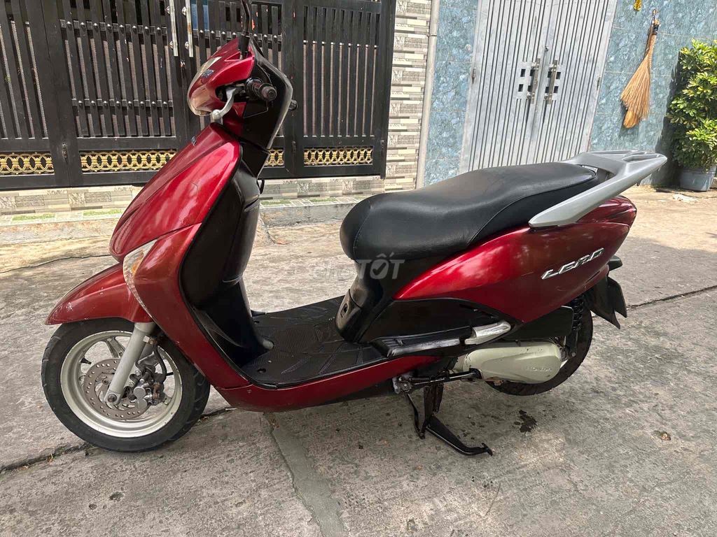 Honda Lead Fi 2011 красный, пробег 59000 км, красивый госномер 68