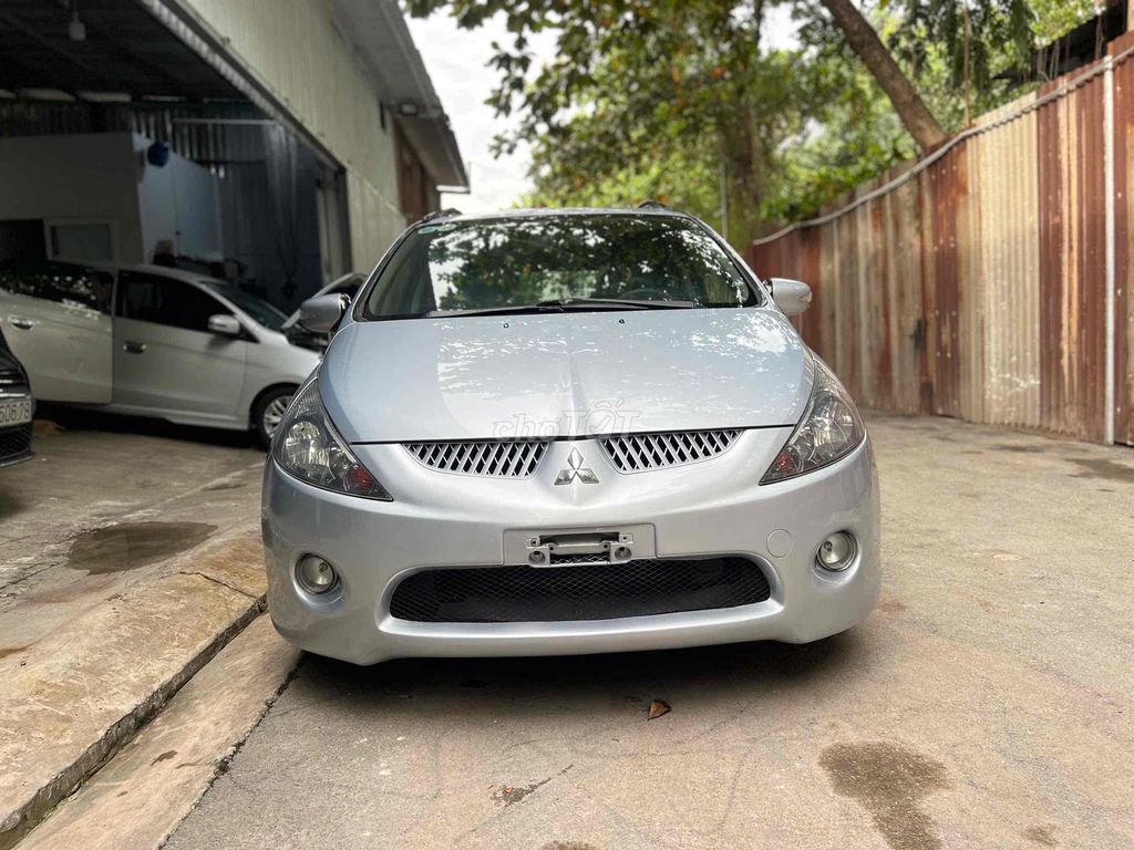 Mitsubishi Grandis 2005 2.4 AT - 105000 km