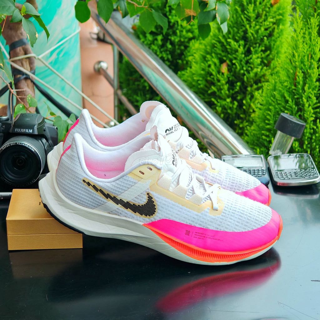 [CHÍNH HÃNG] Giày Nike Air Zoom Rival Fly 3. Mua bán Giày dép tại Thành phố Thủ Dầu Một Bình Dương được đăng bởi chú CÔNG AN bán giày CHÍNH HÃNG hình 1