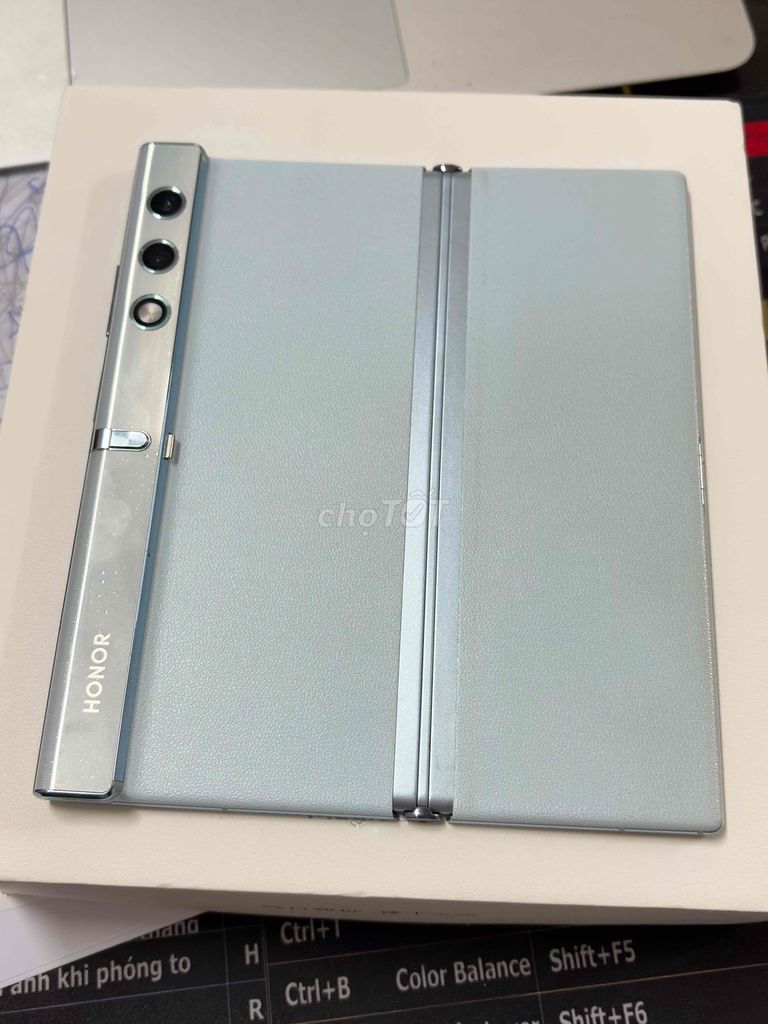 Honor V Bạc. Mua bán Điện thoại tại Quận Hải Châu Đà Nẵng được đăng bởi Hoà Lê Hữu hình 1