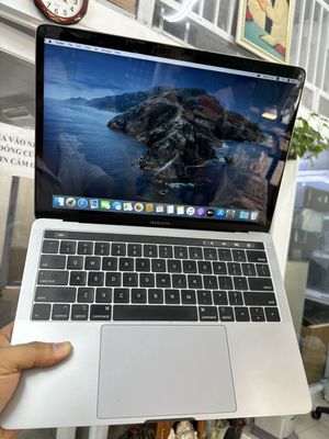 laptop MacBook pro theo cấu hình