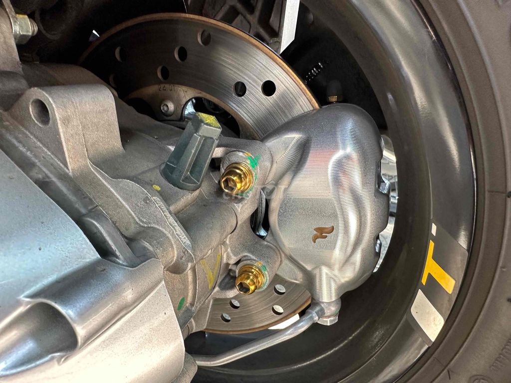 Bán cặp heo Frando dành riêng cho Vespa GTS. Mua bán Phụ tùng xe tại Quận 7 Tp Hồ Chí Minh được đăng bởi Tezuka hình 2