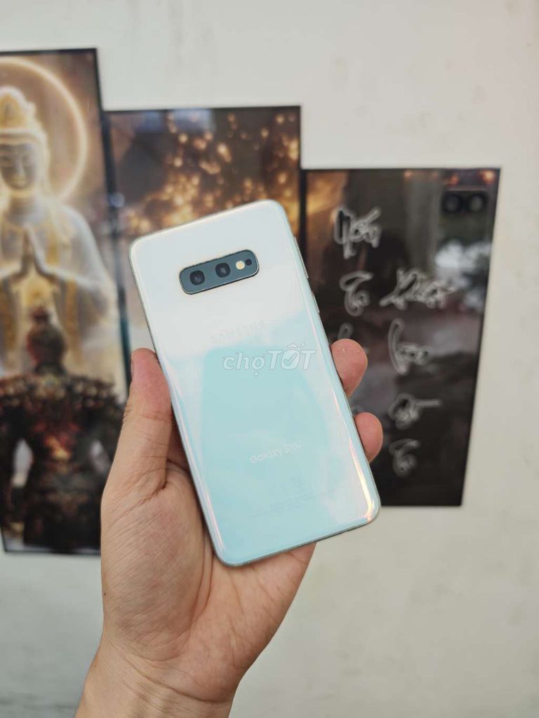 Samsung Galaxy S10E. 128gb . Nhỏ gọn. Muợt mà. Mua bán Điện thoại tại Quận Hải Châu Đà Nẵng được đăng bởi KenTony KenMobile hình 1