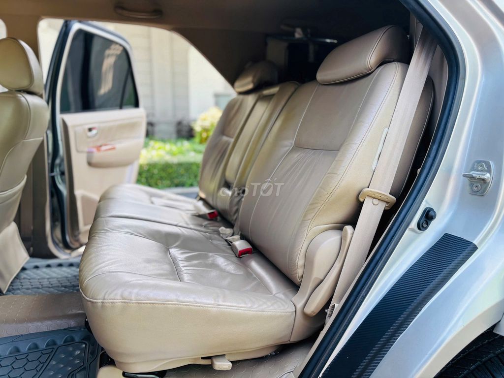 Toyota Fortuner 2010 2.7 4x4 AT 120000 km. Mua bán Ô tô tại Thành phố Dĩ An Bình Dương được đăng bởi Siêu Thị Ô Tô Bình Dương  hình 4