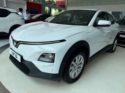 Xe ô tô  điện VinFast VF e34 Trắng Mới