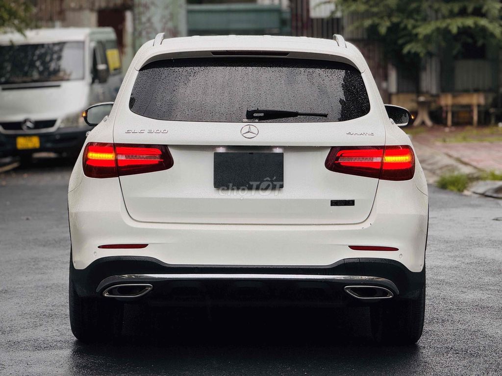 GLC300 4Matic Trắng Kem 8v7 Km (Bao Check). Mua bán Ô tô tại Quận Bình Tân Tp Hồ Chí Minh được đăng bởi Huỳnh Thiên Bảo hình 4